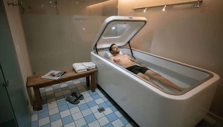 6 Types of Floatation Therapy for Peak Recovery and Calm